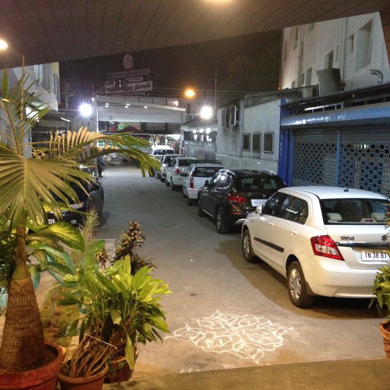 Vijey Hotels Tiruchirappalli Bagian luar foto