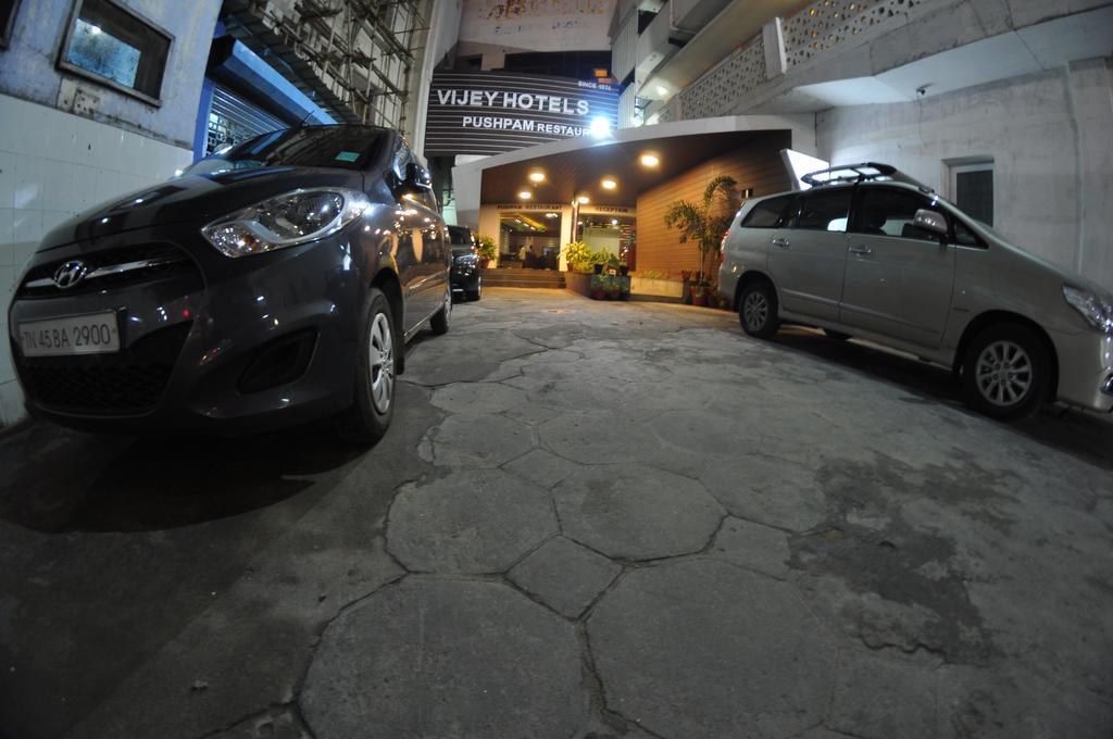 Vijey Hotels Tiruchirappalli Bagian luar foto